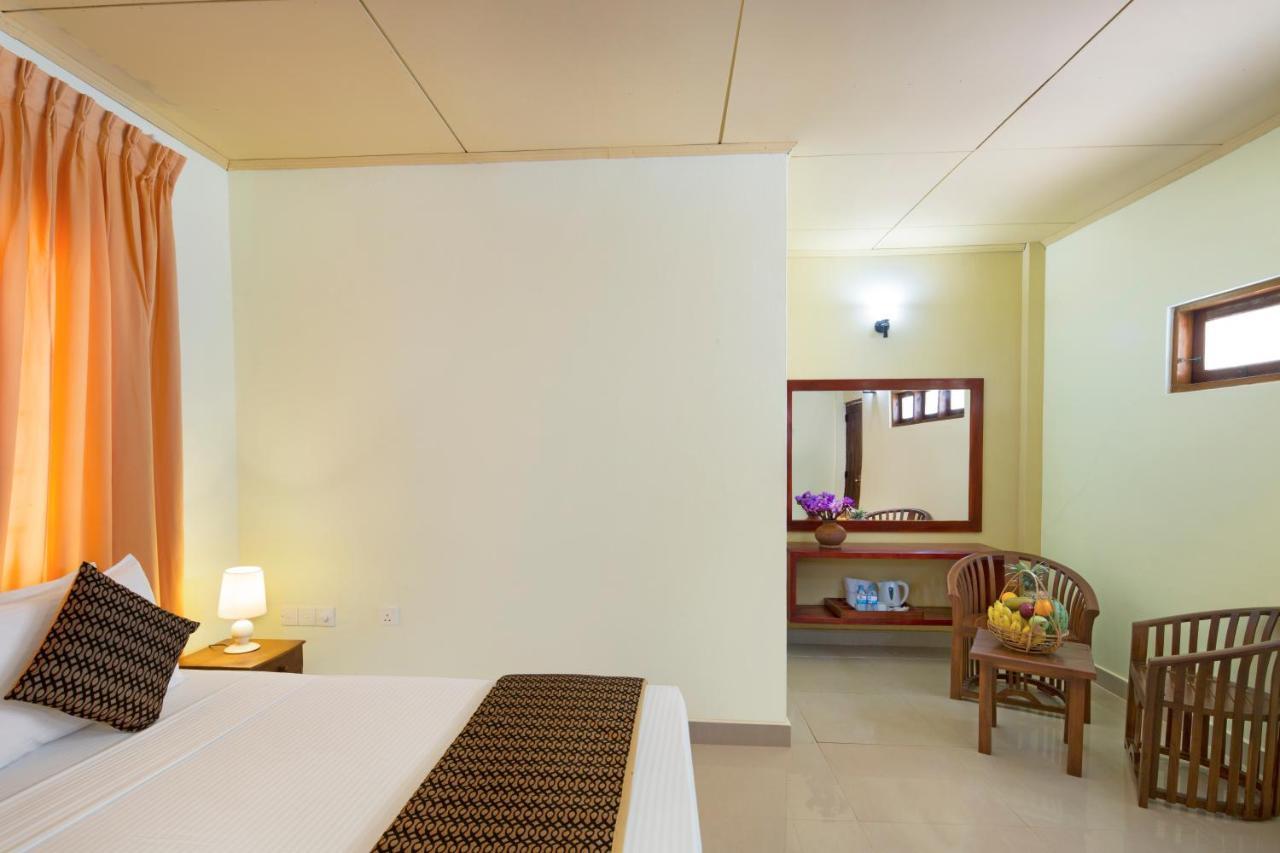 Palm Beach Inn & Sea Shells Cabanas Bentota Pokoj fotografie